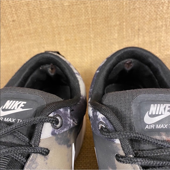 🛑SOLD🛑  Women’s Nike Air Max black white running shoes size 7.5 - Picture 7 of 10